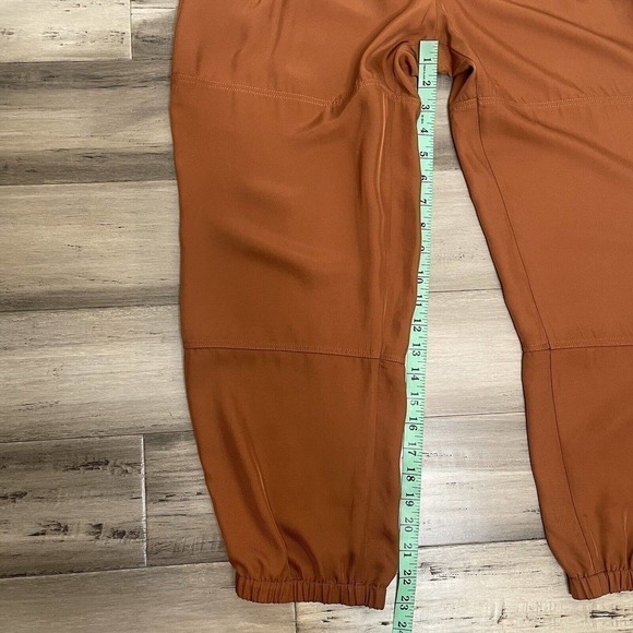 NWT Theory Flat Twill Slim Cargo Pants Women's Clay Size M $295 - Picture 7 of 11